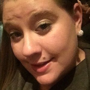 Meet your Posher, Abigail